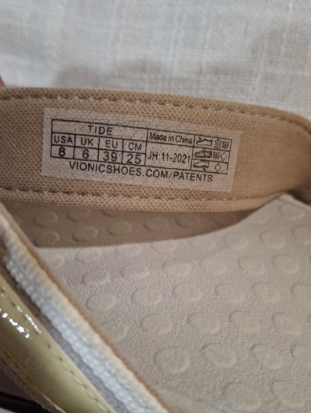 Vionic Beige Sandal Thong with Pale Yellow Straps Size 8 - Picture 9 of 10